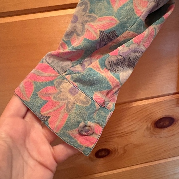 Diane Gilman Pink and Green Button Down Shirt Floral Design 100% silk - Picture 3 of 9